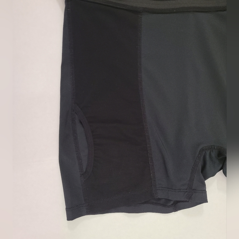Tail Women's Doubles 13½" Flounce Athletic Skort in Onyx Black Sz S - Picture 7 of 13
